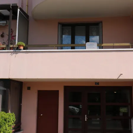 Studio Spacieux Avec Balcon Ouest, Proche Thermes Et Lac! - Fr-1-555-92 Apartment